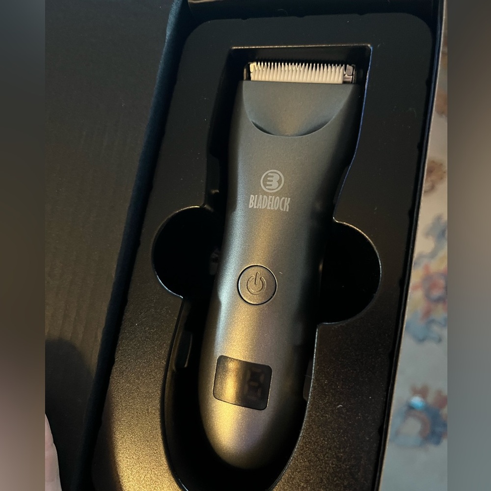 Men’s waterproof hair trimmer / New in box